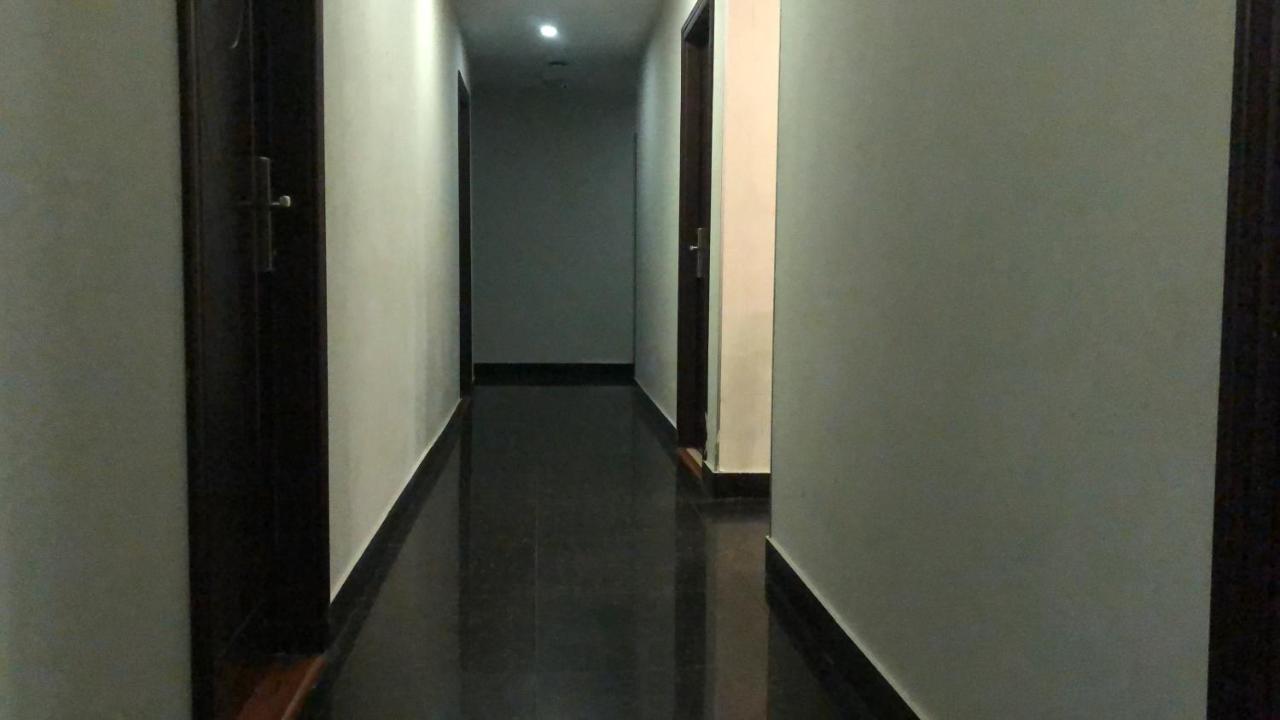 Super Oyo 90668 Joy Inn Miri Exterior foto