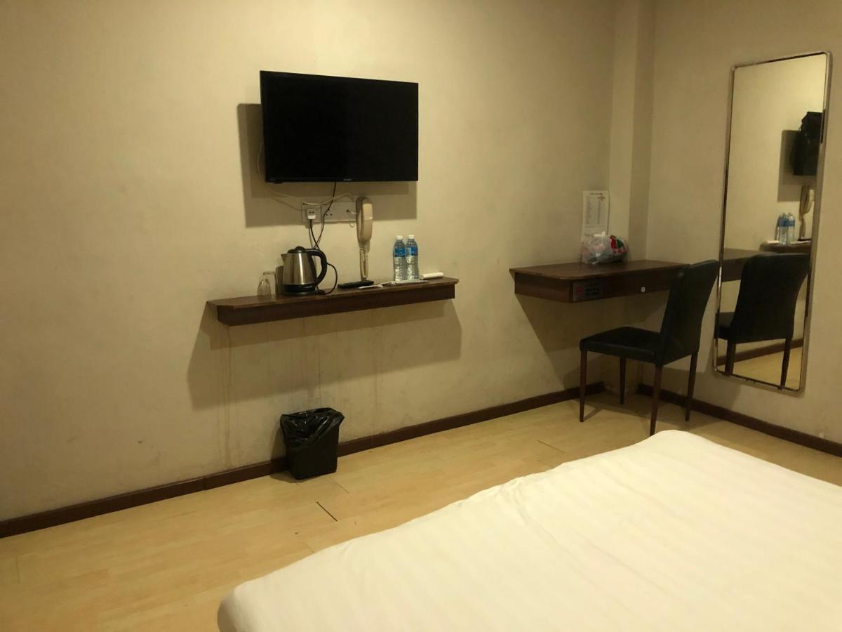 Super Oyo 90668 Joy Inn Miri Exterior foto